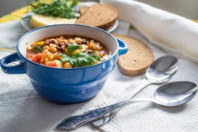 Bu-Corba-Ile-1-Haftada-3-Kilo-Veren-Kadinin-Tarifi-featured