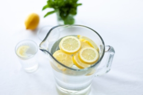 Limonlu-Su-Icmek-Zayiflatir-mi-Gercekler-Ortaya-Cikiyor-featured